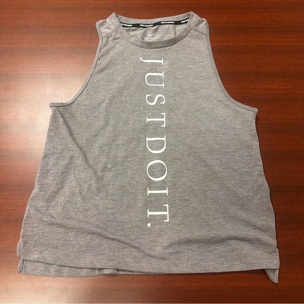 Nike Dri-FIT Gray Running Tank Womens size M Yoga Workout Gym Outdoors
